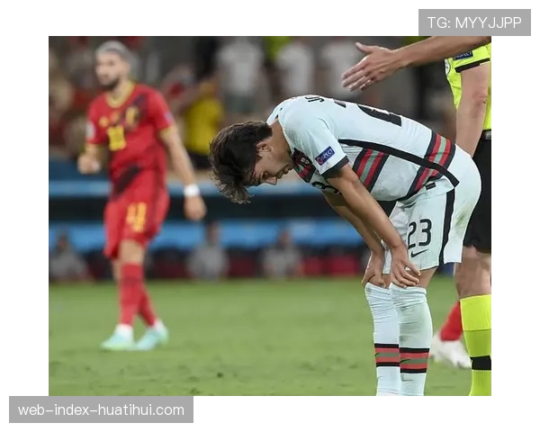 镜头捕捉:斯特拉斯堡前锋罚丢点球后掩面跪地 镜头捕捉:斯特拉斯堡前锋罚丢点球后掩面跪地